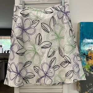 Loft Skirt with Embroidered Flowers